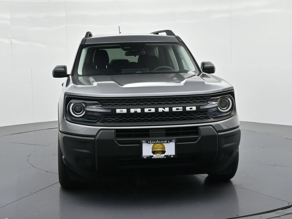 Ford Bronco Sport Vehicle Full-screen Gallery Image 3