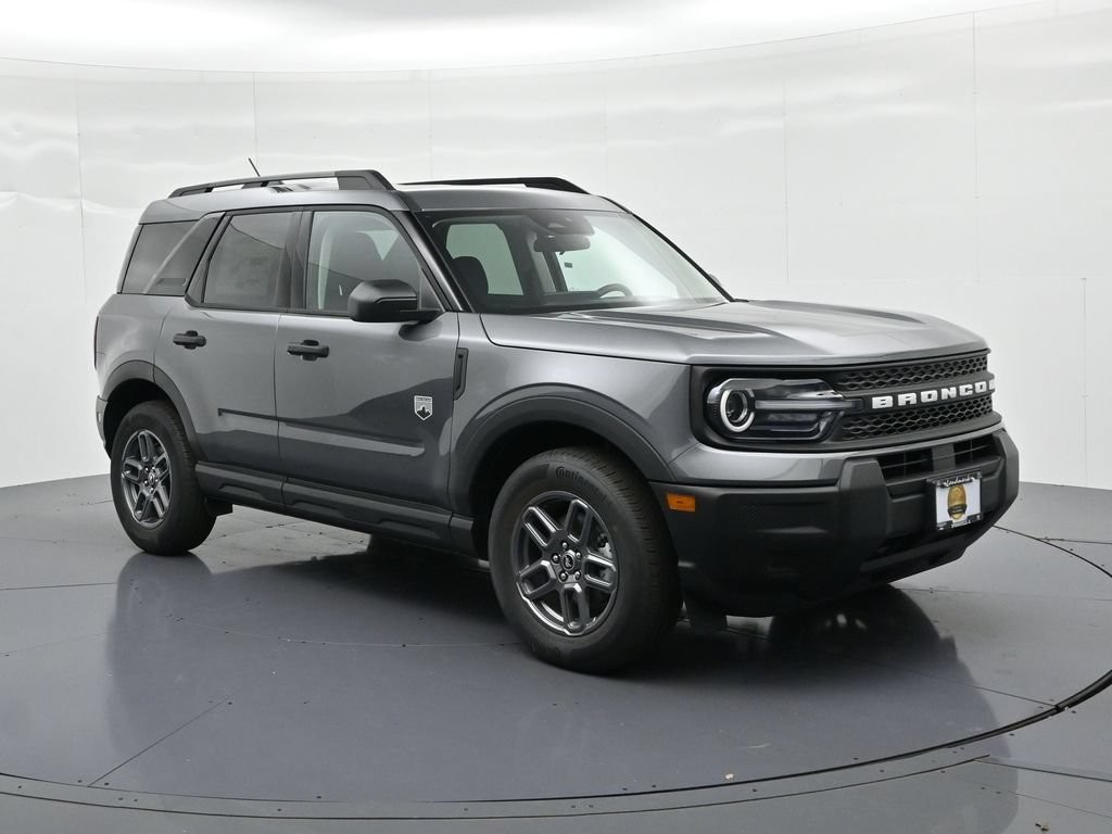 Ford Bronco Sport Vehicle Full-screen Gallery Image 4