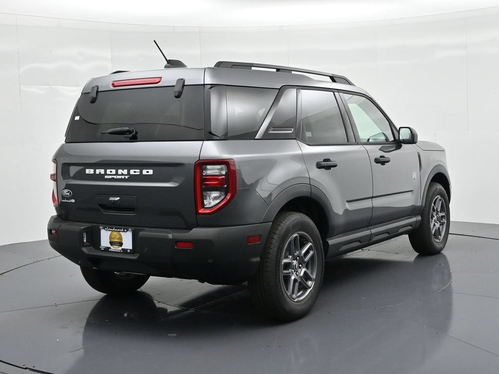 Ford Bronco Sport Vehicle Full-screen Gallery Image 6