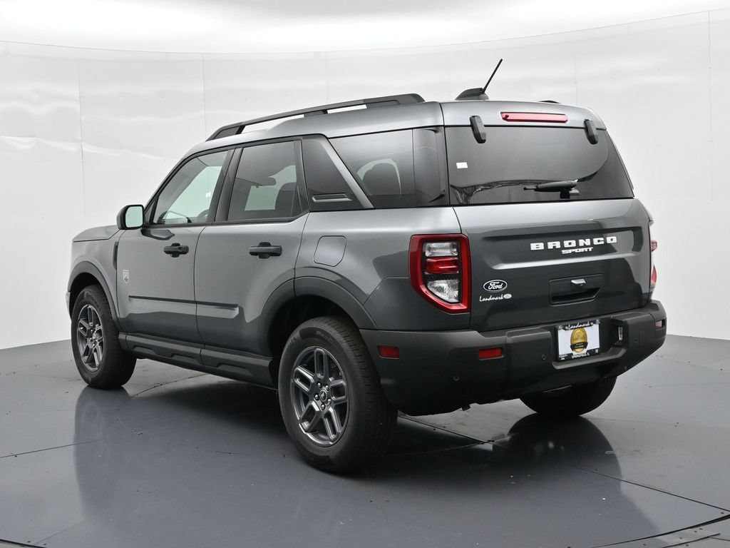 Ford Bronco Sport Vehicle Full-screen Gallery Image 8