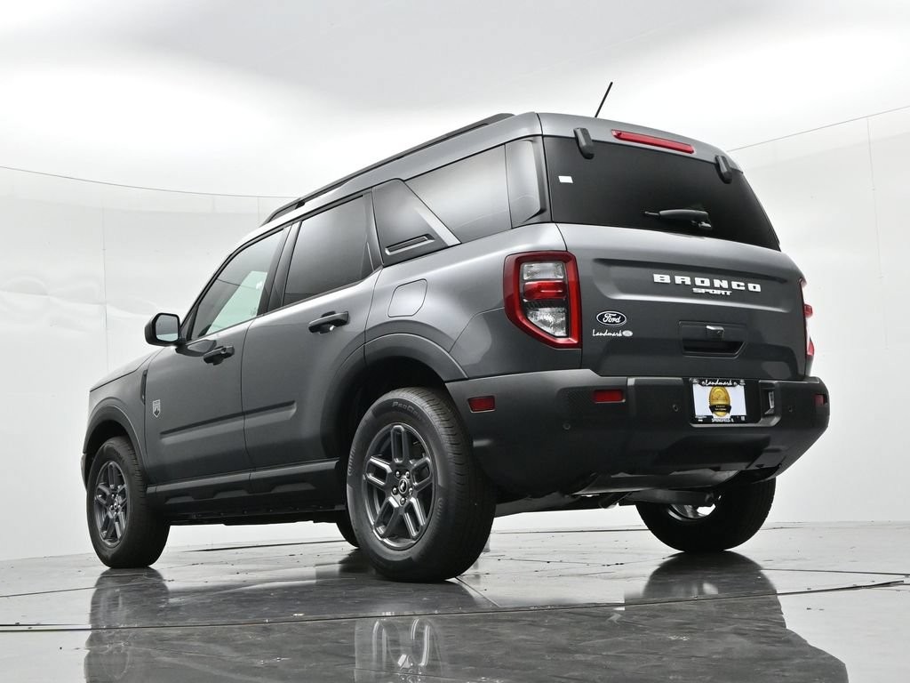 Ford Bronco Sport Vehicle Full-screen Gallery Image 19