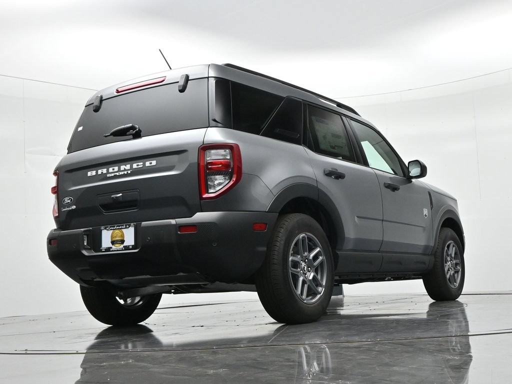 Ford Bronco Sport Vehicle Full-screen Gallery Image 21