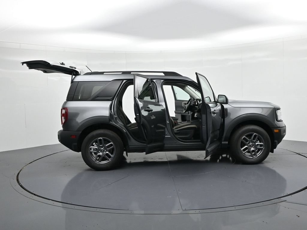 Ford Bronco Sport Vehicle Full-screen Gallery Image 23