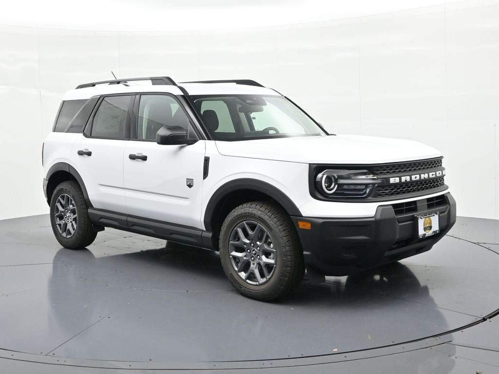 Ford Bronco Sport Vehicle Full-screen Gallery Image 4