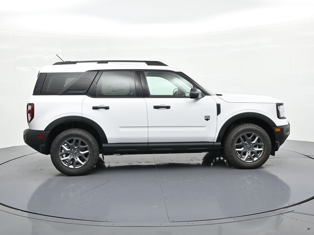 Ford Bronco Sport Vehicle Full-screen Gallery Image 5