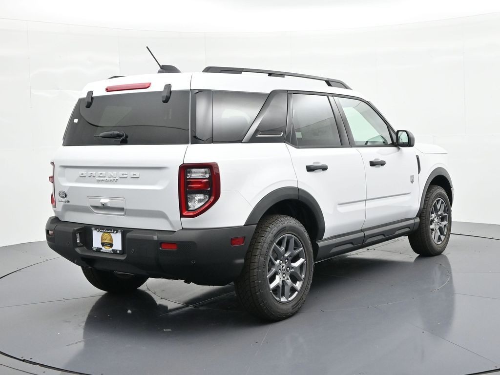 Ford Bronco Sport Vehicle Full-screen Gallery Image 6