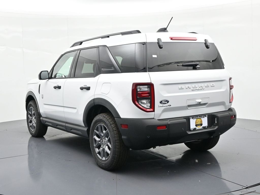 Ford Bronco Sport Vehicle Full-screen Gallery Image 8