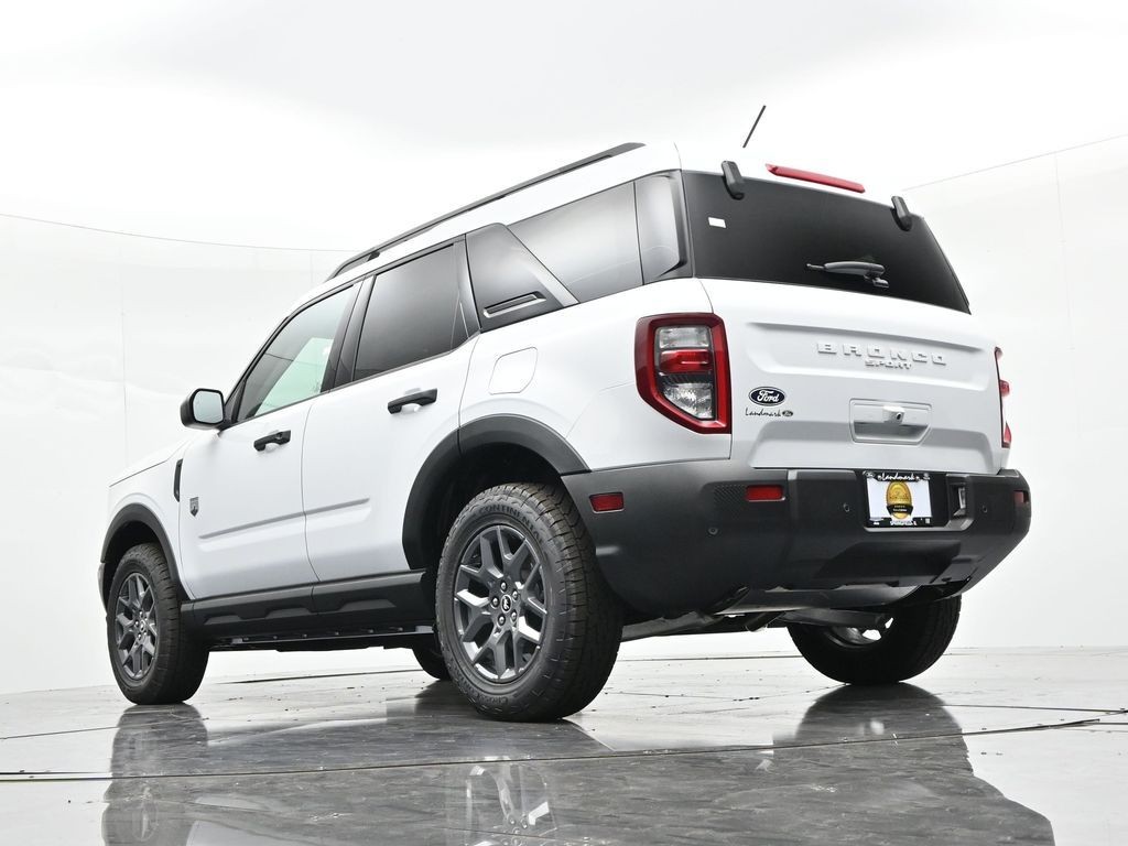 Ford Bronco Sport Vehicle Full-screen Gallery Image 19