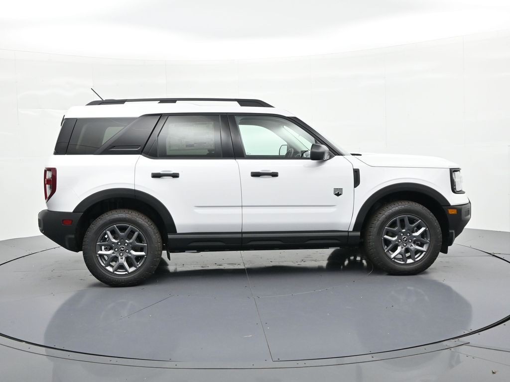 Ford Bronco Sport Vehicle Full-screen Gallery Image 5