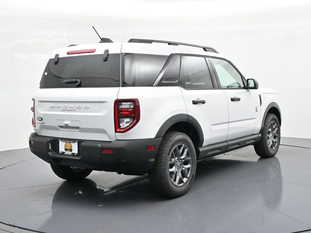 Ford Bronco Sport Vehicle Full-screen Gallery Image 6