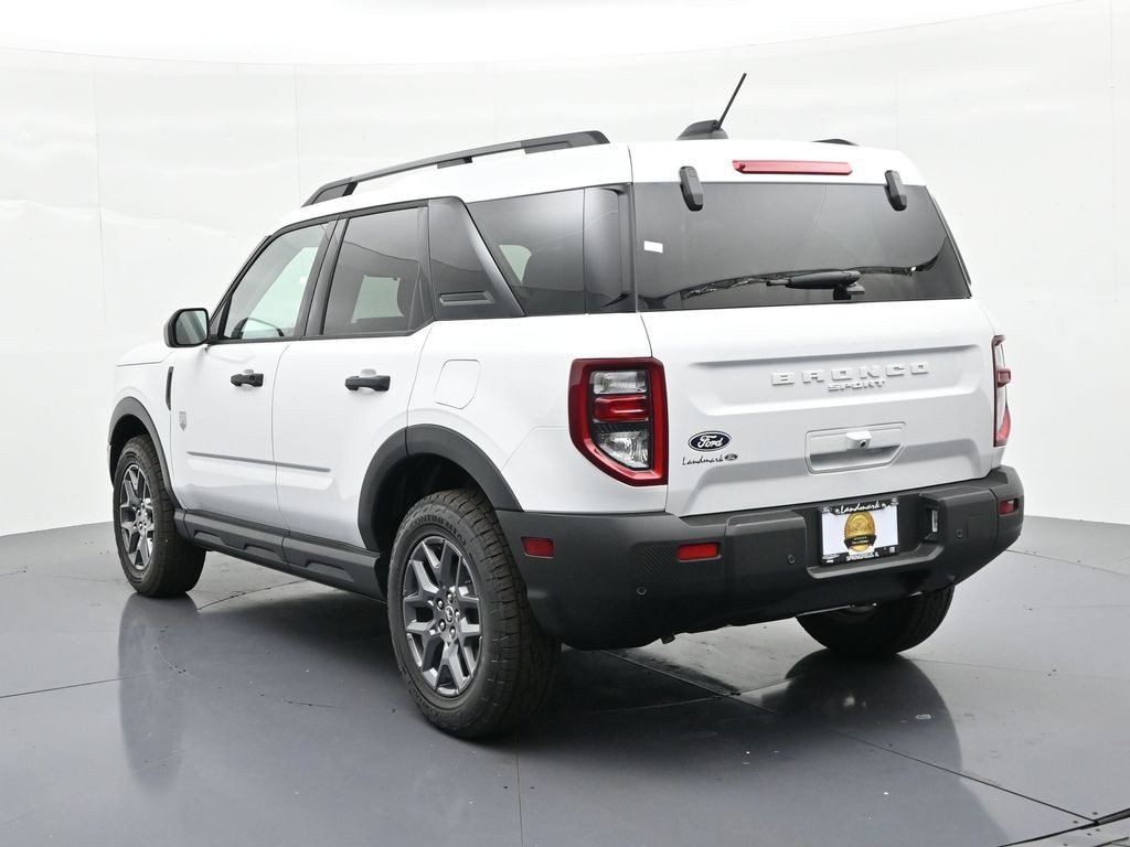 Ford Bronco Sport Vehicle Full-screen Gallery Image 8