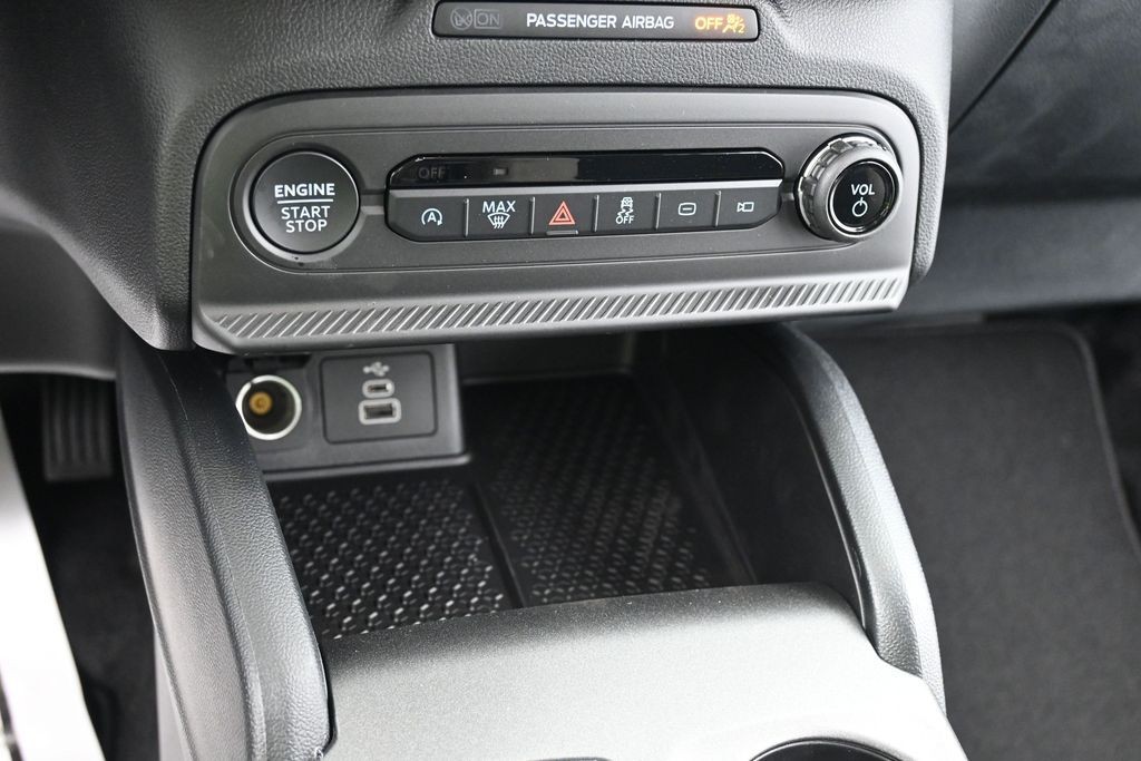 Ford Bronco Sport Vehicle Full-screen Gallery Image 10