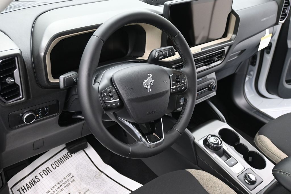 Ford Bronco Sport Vehicle Full-screen Gallery Image 14