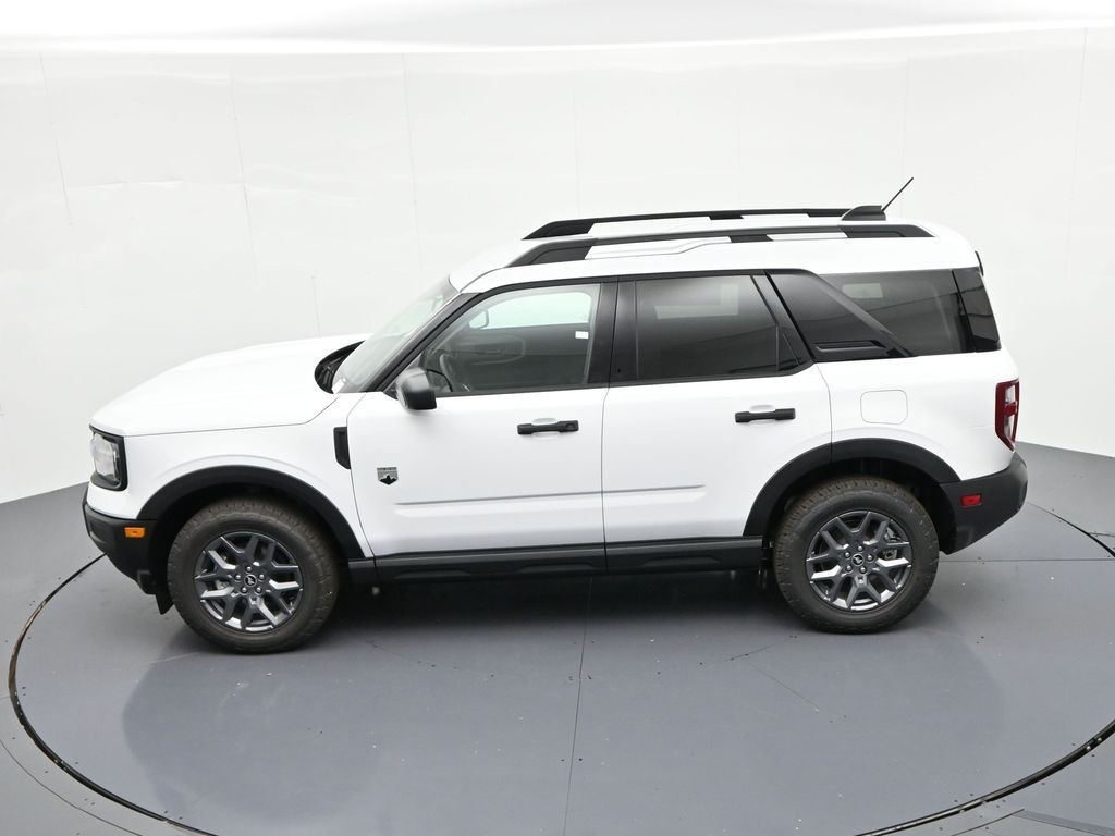 Ford Bronco Sport Vehicle Full-screen Gallery Image 18