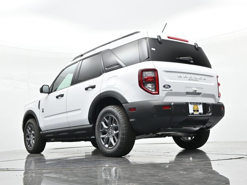 Ford Bronco Sport Vehicle Full-screen Gallery Image 19