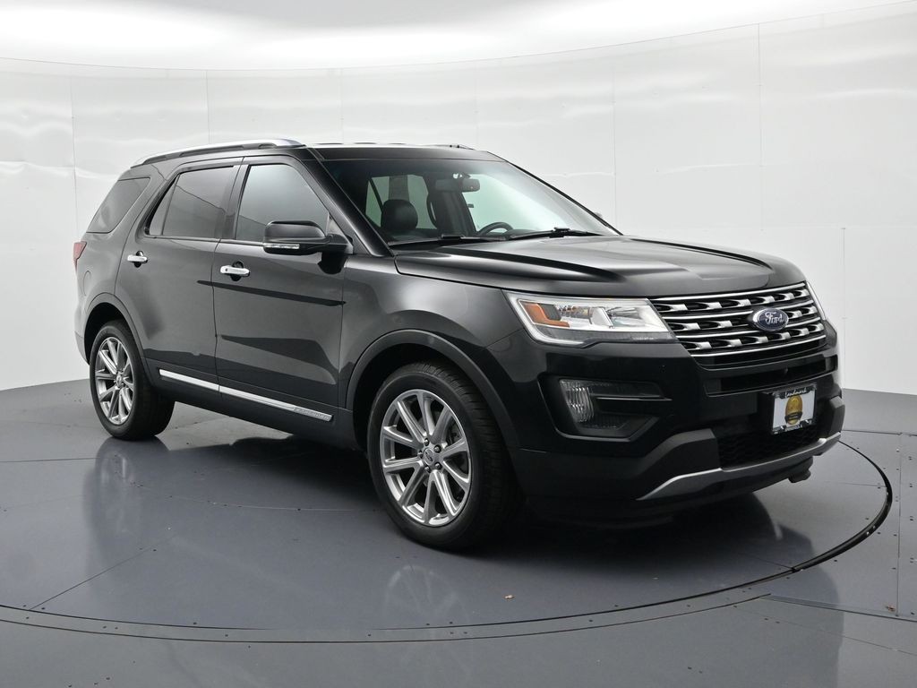 Ford Explorer Vehicle Full-screen Gallery Image 4