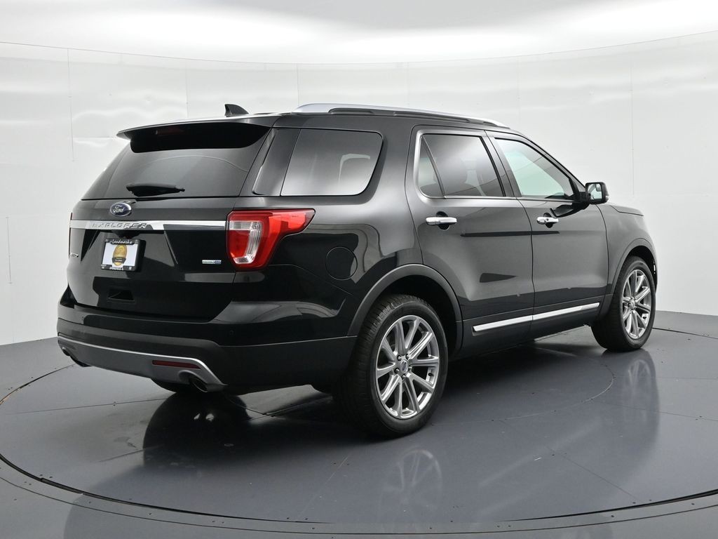 Ford Explorer Vehicle Full-screen Gallery Image 6