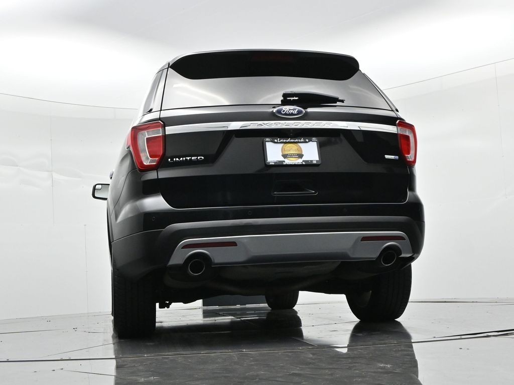 Ford Explorer Vehicle Full-screen Gallery Image 22