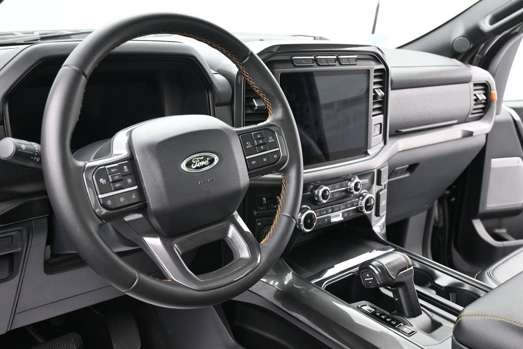Ford F-150 Vehicle Full-screen Gallery Image 14