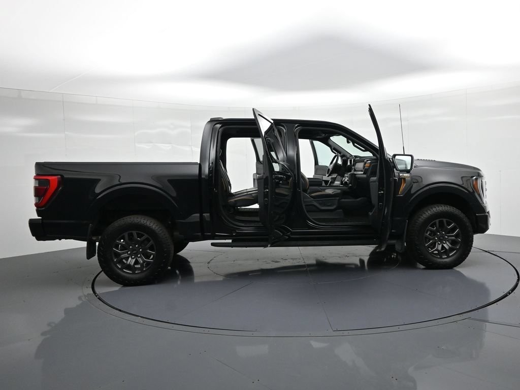 Ford F-150 Vehicle Full-screen Gallery Image 23