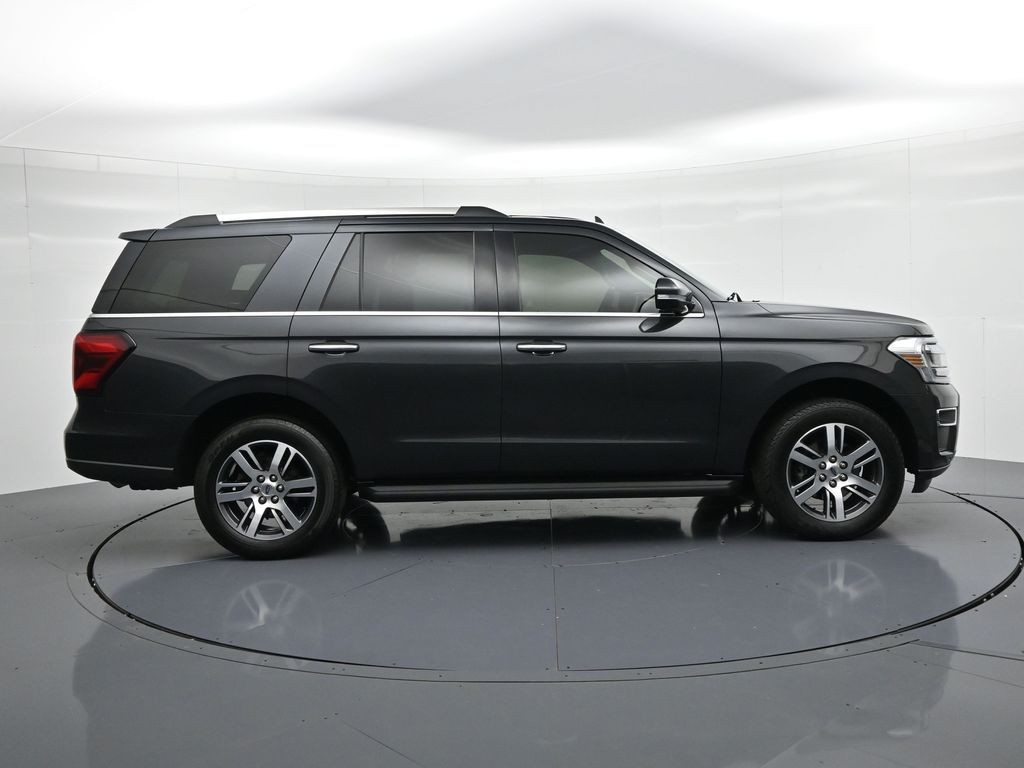 Ford Expedition Vehicle Full-screen Gallery Image 5