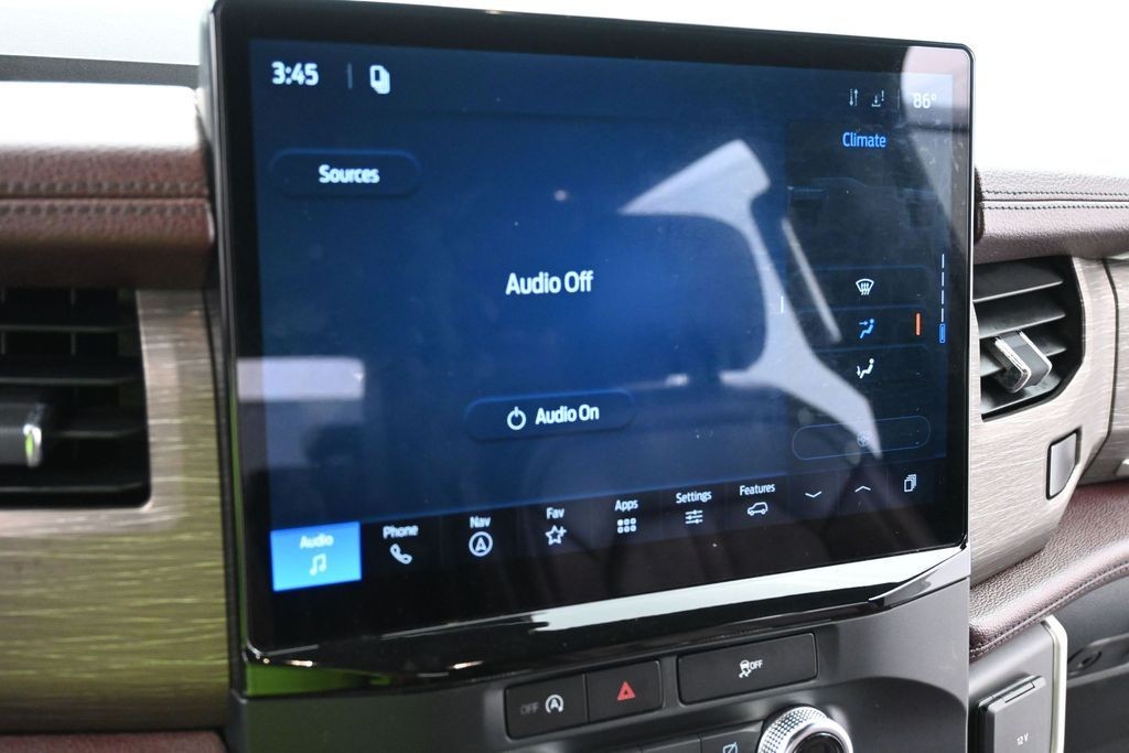 Ford Expedition Vehicle Full-screen Gallery Image 13