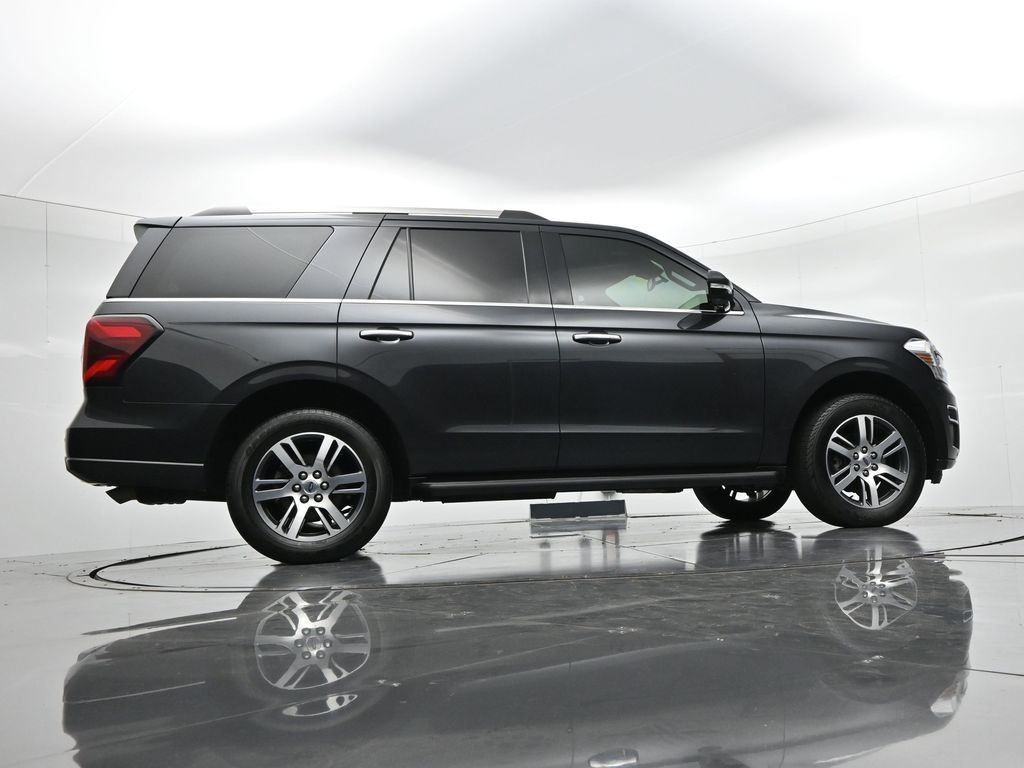 Ford Expedition Vehicle Full-screen Gallery Image 26