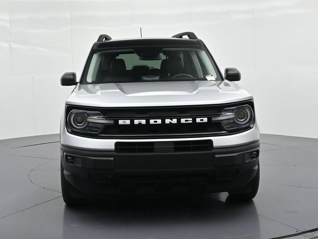 Ford Bronco Sport Vehicle Full-screen Gallery Image 3