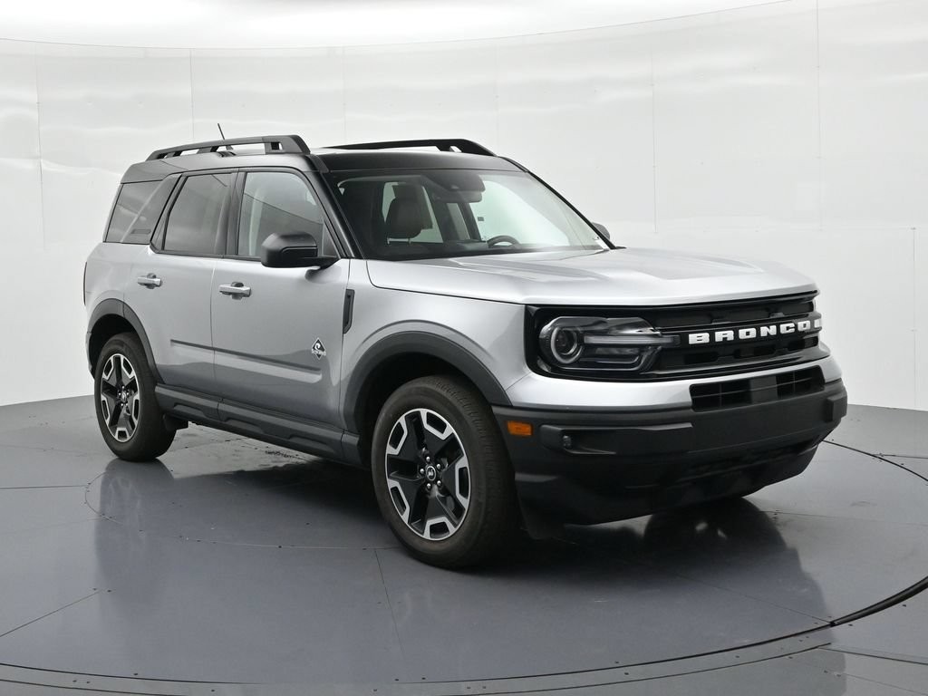 Ford Bronco Sport Vehicle Full-screen Gallery Image 4