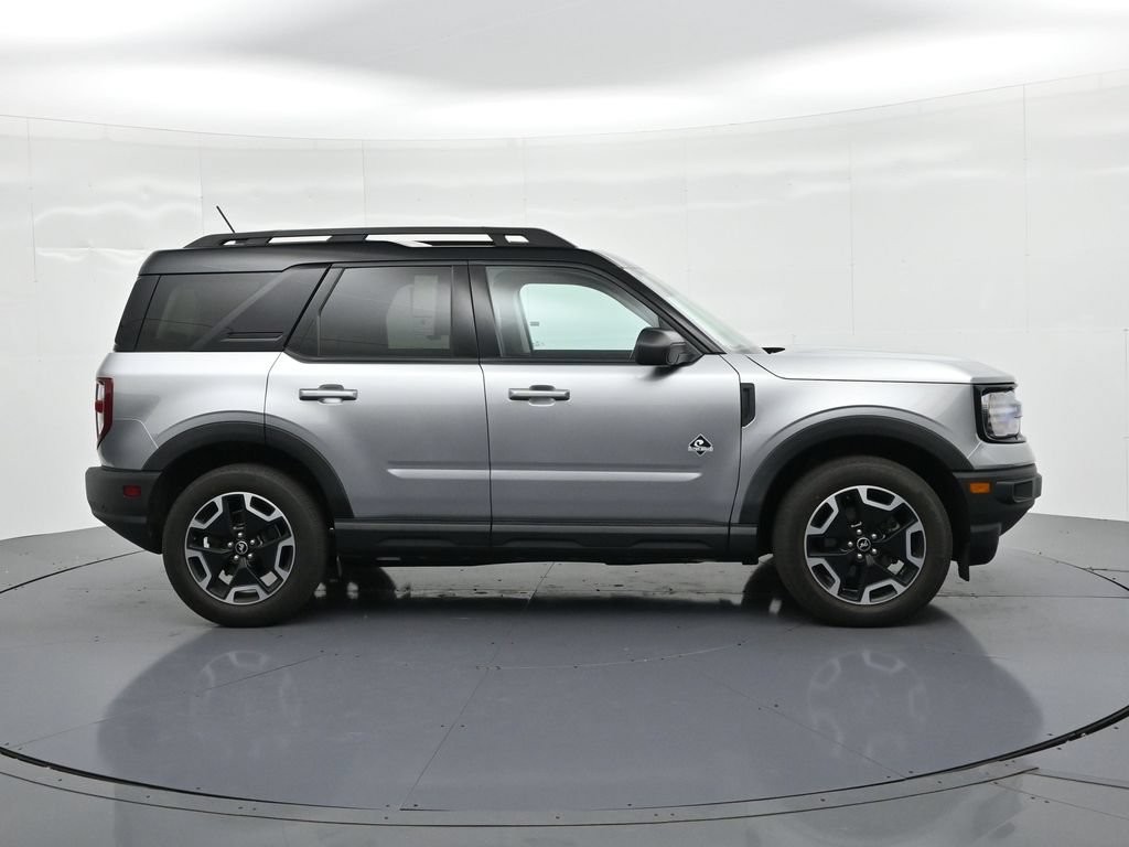 Ford Bronco Sport Vehicle Full-screen Gallery Image 5
