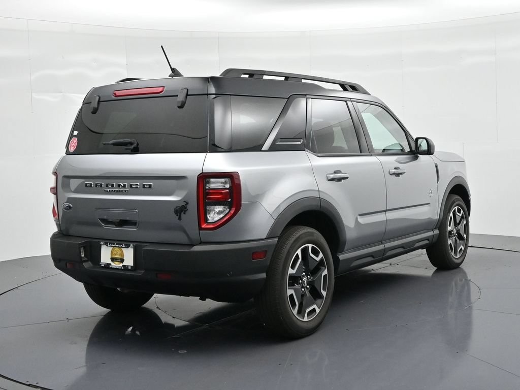 Ford Bronco Sport Vehicle Full-screen Gallery Image 6