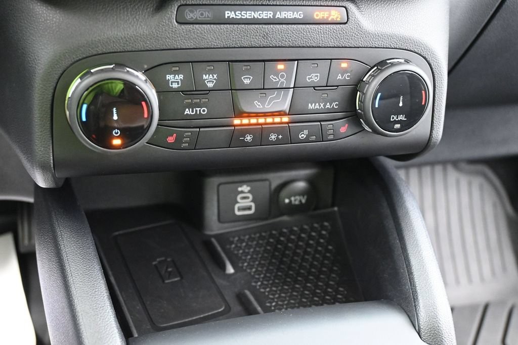 Ford Bronco Sport Vehicle Full-screen Gallery Image 12