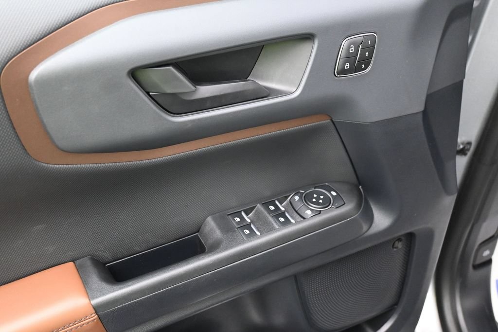 Ford Bronco Sport Vehicle Full-screen Gallery Image 15