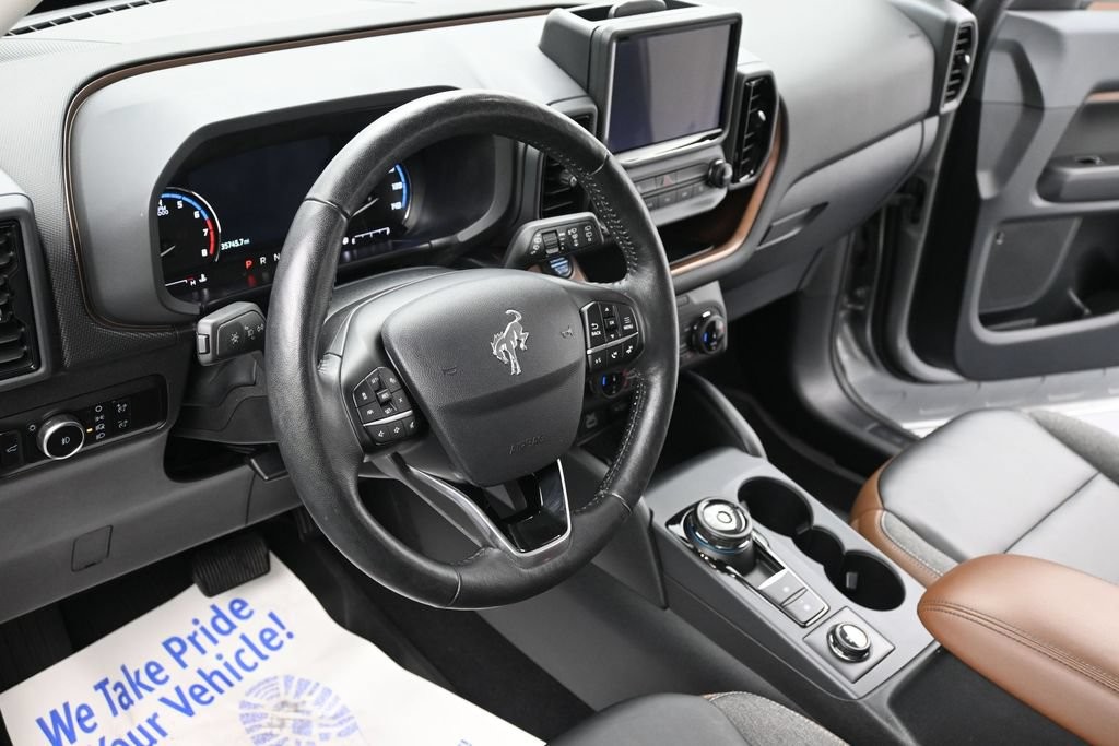 Ford Bronco Sport Vehicle Full-screen Gallery Image 16