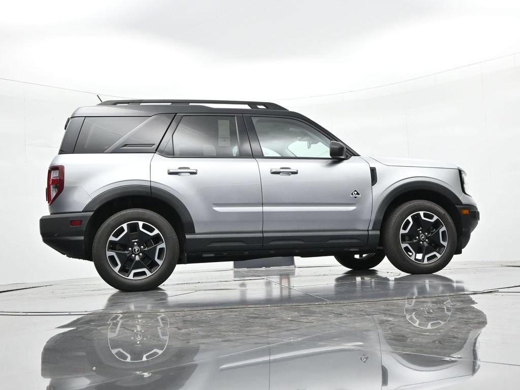 Ford Bronco Sport Vehicle Full-screen Gallery Image 24