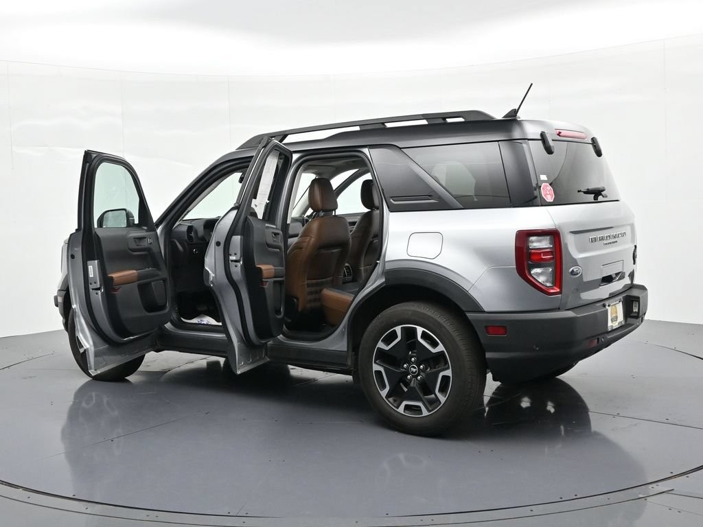 Ford Bronco Sport Vehicle Full-screen Gallery Image 26
