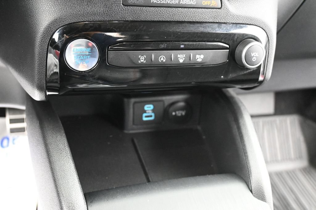 Ford Escape Vehicle Full-screen Gallery Image 11