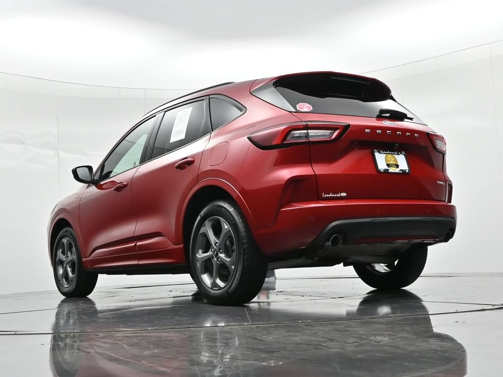 Ford Escape Vehicle Full-screen Gallery Image 19