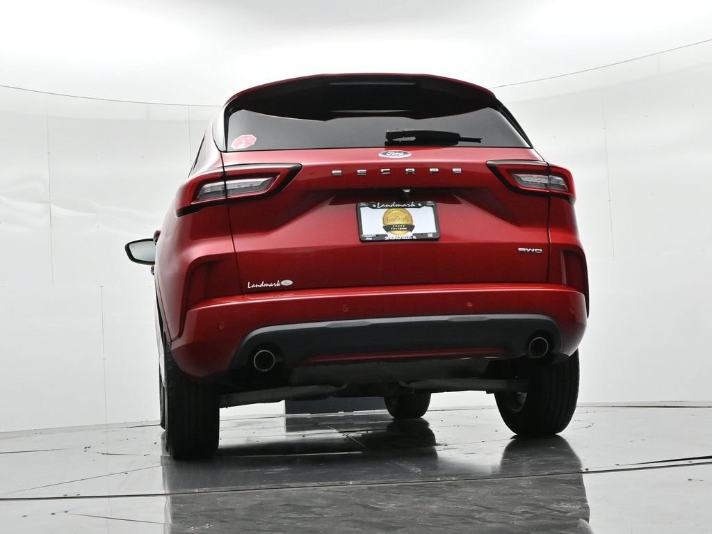 Ford Escape Vehicle Full-screen Gallery Image 20