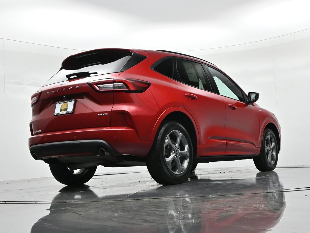 Ford Escape Vehicle Full-screen Gallery Image 21