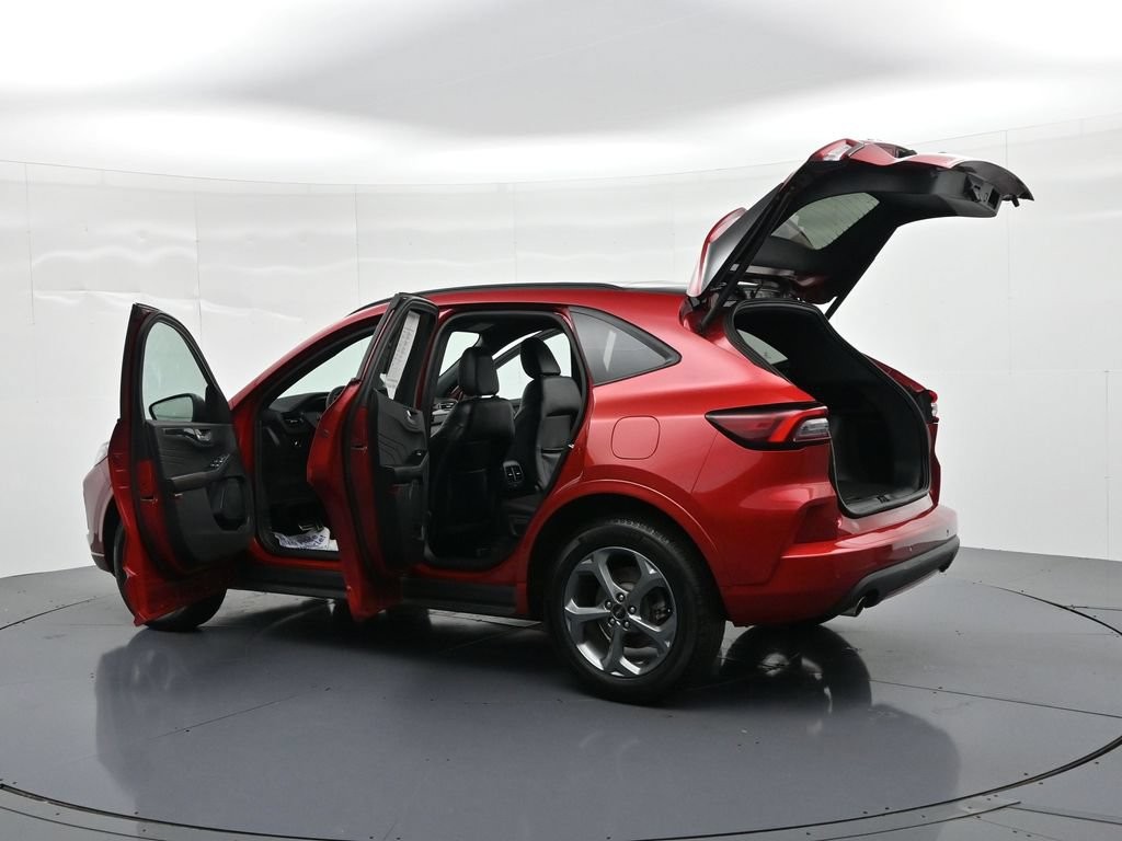 Ford Escape Vehicle Full-screen Gallery Image 24