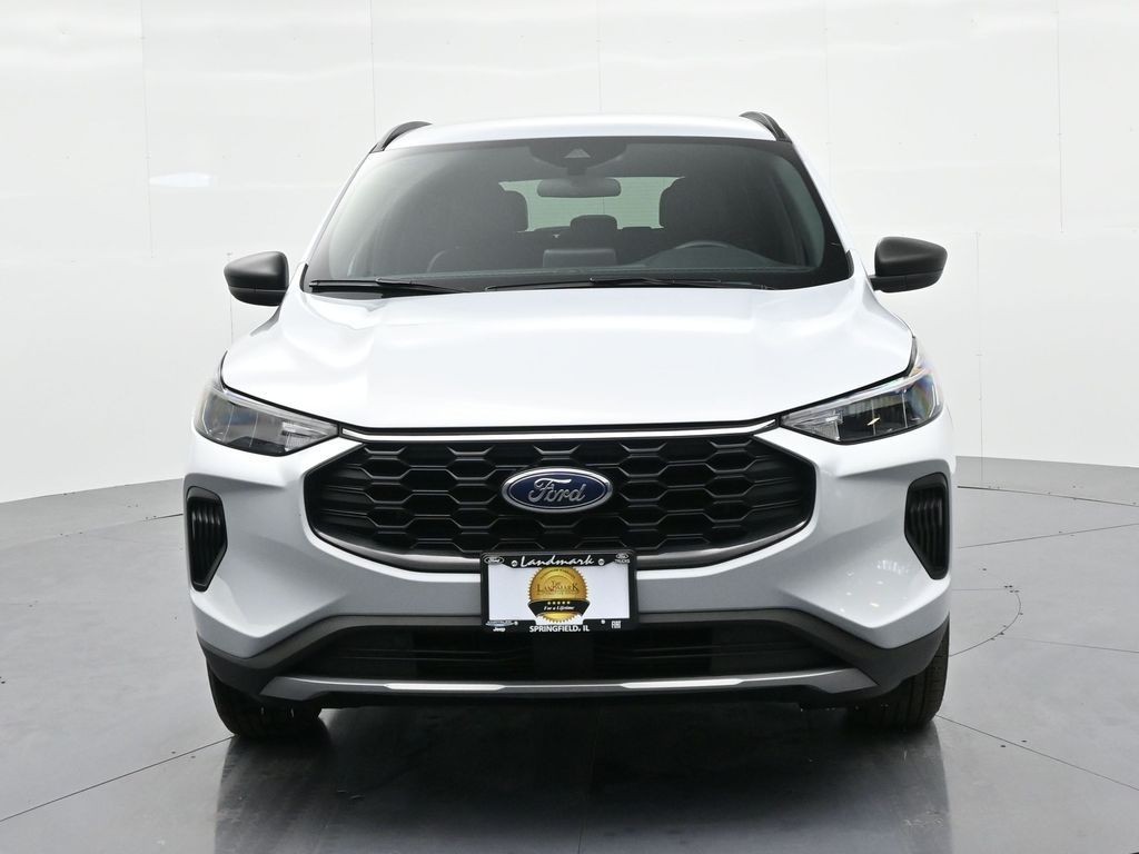 Ford Escape Vehicle Full-screen Gallery Image 3