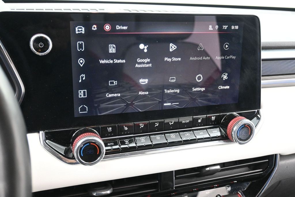 GMC Canyon Vehicle Full-screen Gallery Image 12