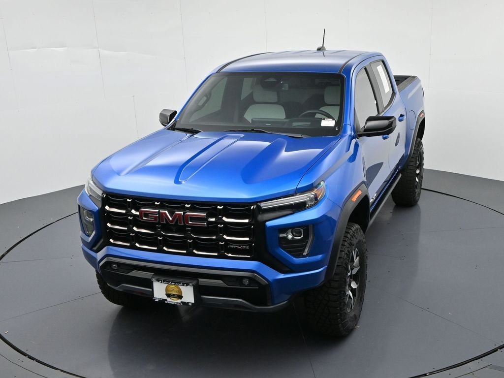 GMC Canyon Vehicle Full-screen Gallery Image 19