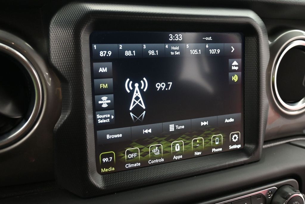 Jeep Gladiator Vehicle Full-screen Gallery Image 10