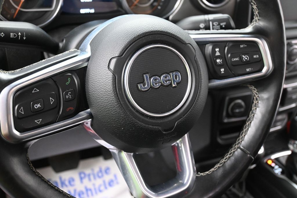 Jeep Gladiator Vehicle Full-screen Gallery Image 13