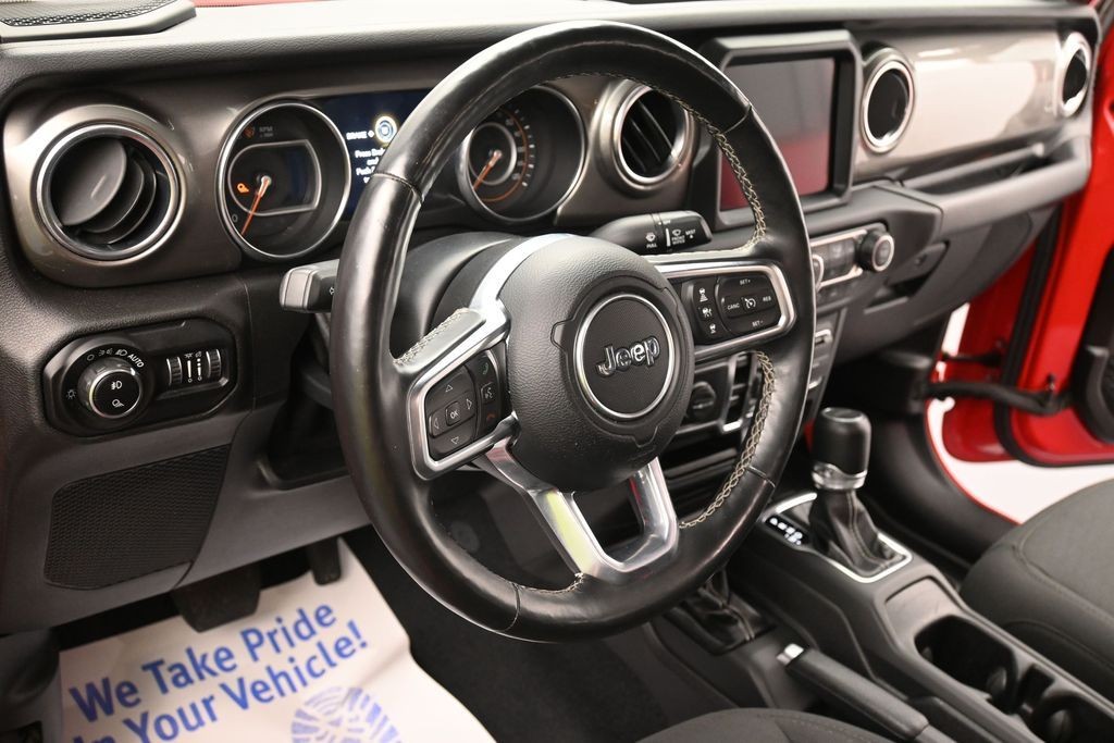 Jeep Gladiator Vehicle Full-screen Gallery Image 14