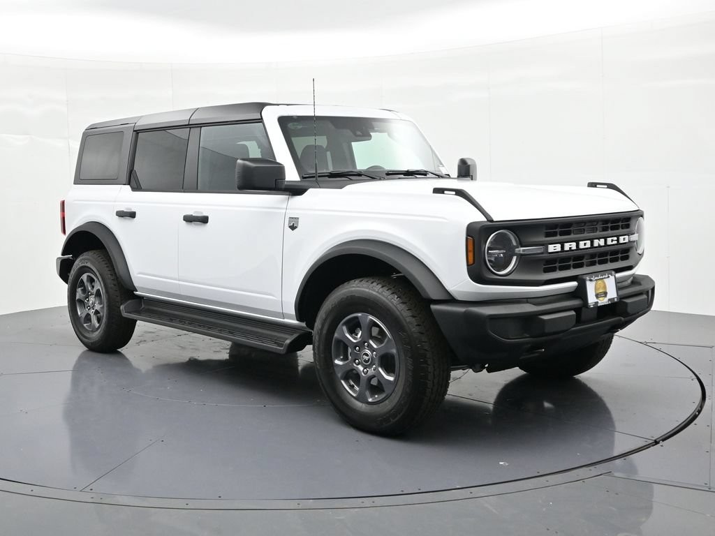 Ford Bronco Vehicle Full-screen Gallery Image 4