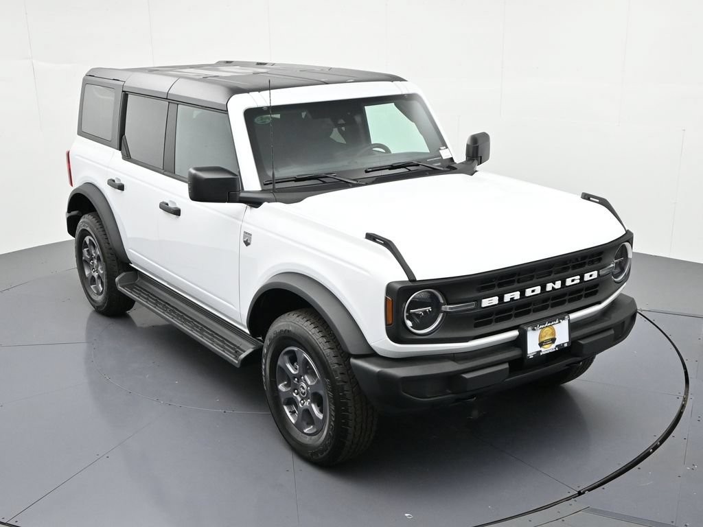 Ford Bronco Vehicle Full-screen Gallery Image 16