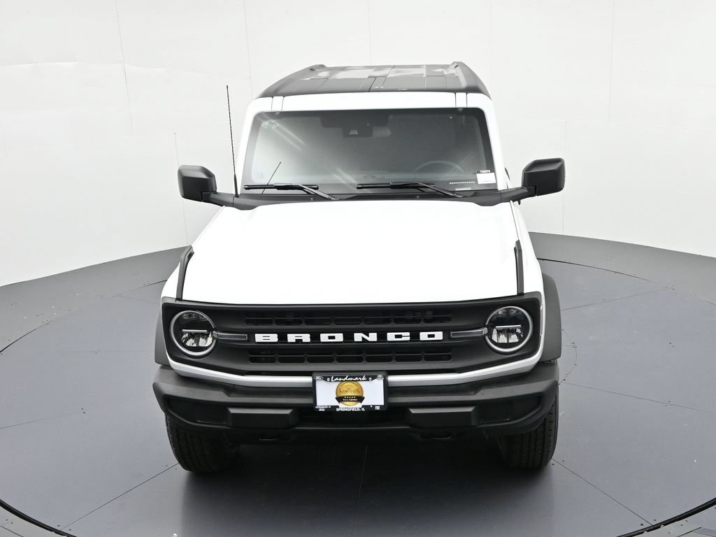 Ford Bronco Vehicle Full-screen Gallery Image 17